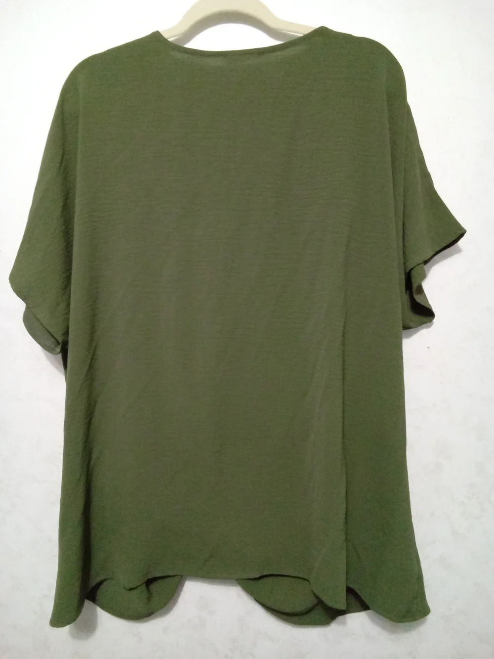 ​Chic Soul Olive Green V-Neck Twist-Front Short Sleeve Top - Size 3XL - Picture 2 of 4